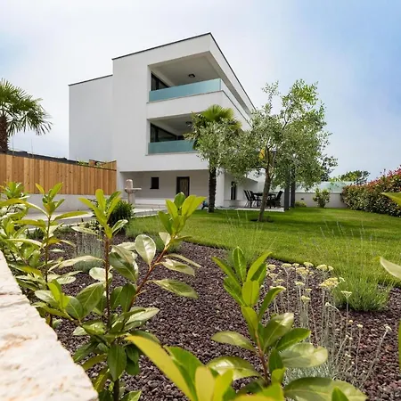 Casa Bella Apartment Malinska Exterior photo