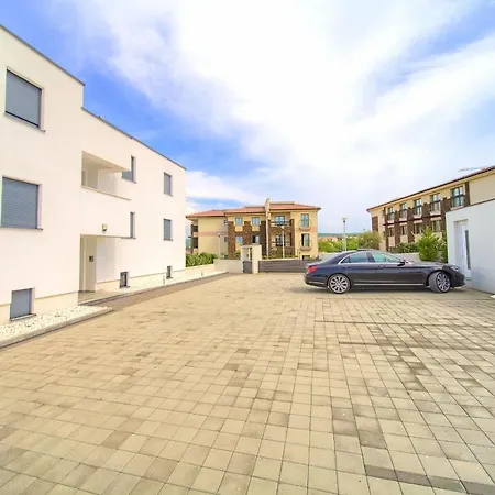 Casa Bella Apartment Malinska Exterior photo