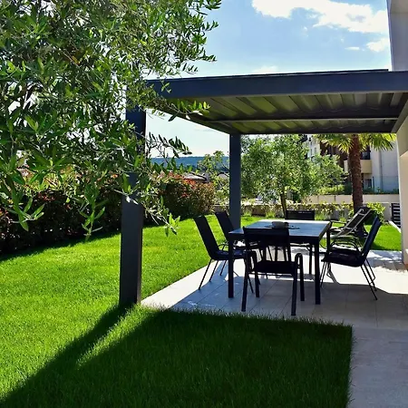 Casa Bella Apartment Malinska Exterior photo