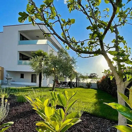 Casa Bella Apartment Malinska Exterior photo