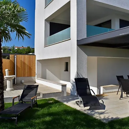 Casa Bella Apartment Malinska Exterior photo